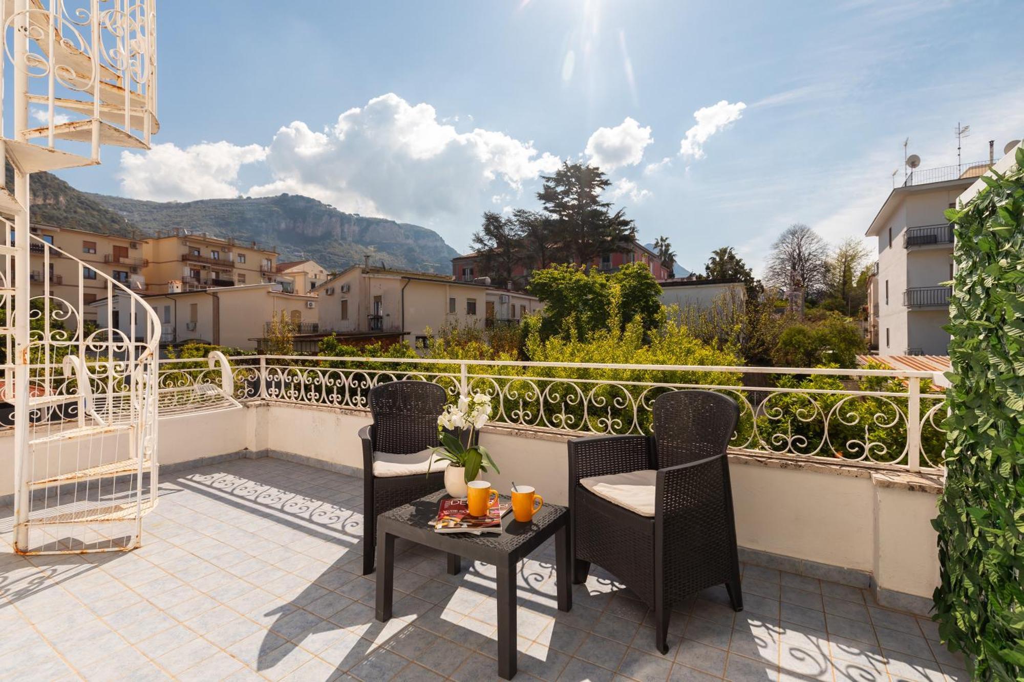 Yourhome - Villa Sorrento Мета Екстериор снимка